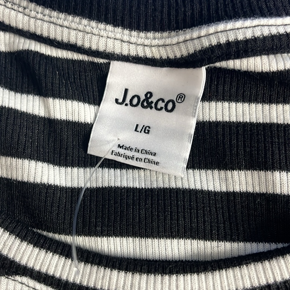 ⭐️ NWT- Jo&Co black & white ribbed long-sleeve cropped top- L #2 - Picture 4 of 7